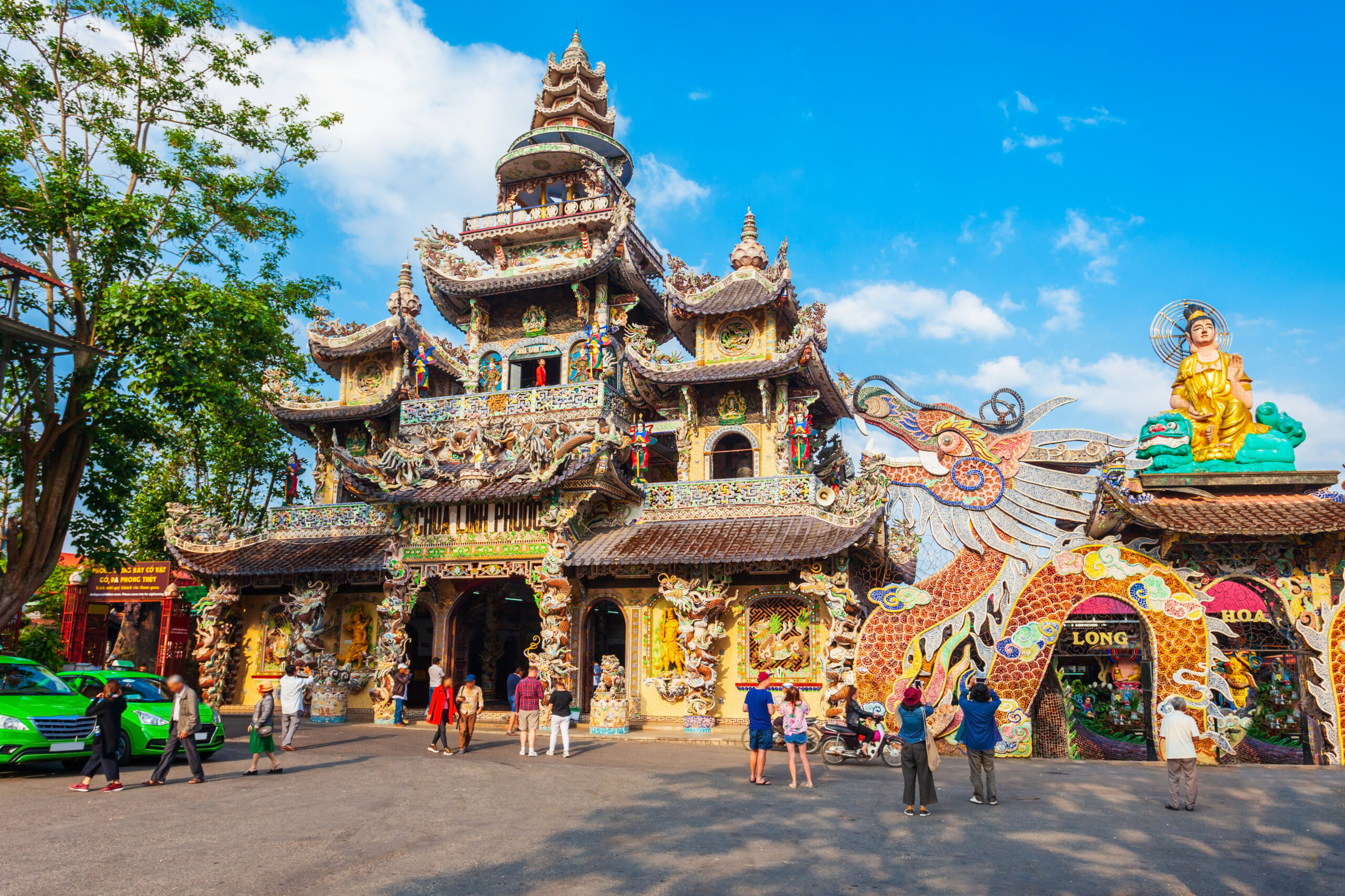 Linh Phuoc Pagoda or Ve Chai Pagoda is a buddhist dragon temple in Dalat city in Vietnam